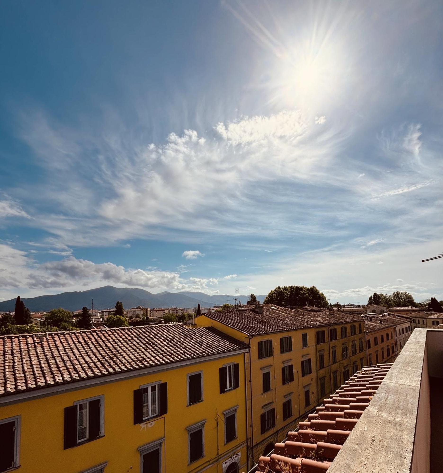 Attico Terrazza Vista Panoramica Lungarni Pisani Apartment Exterior photo