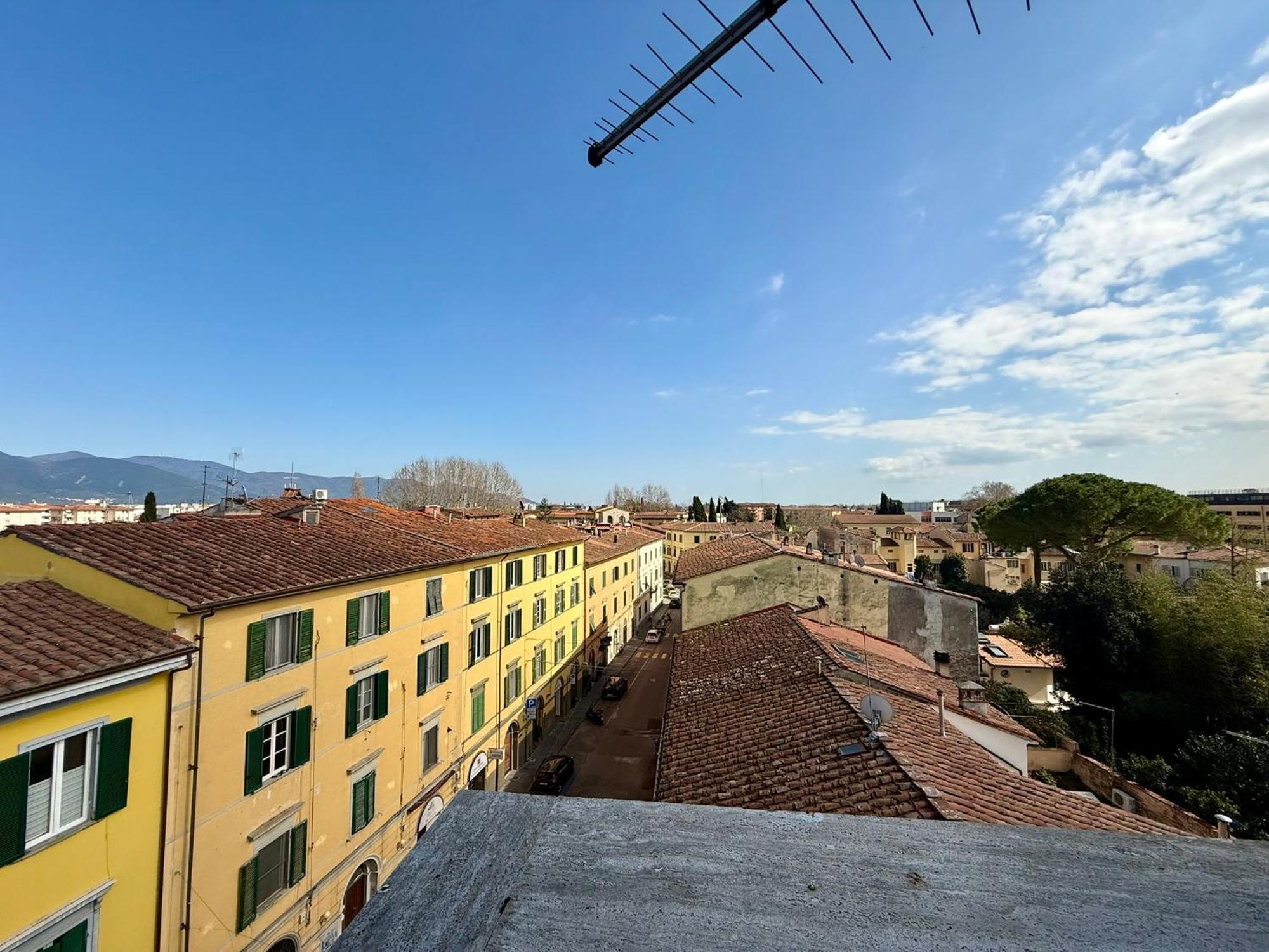 Attico Terrazza Vista Panoramica Lungarni Pisani Apartment Exterior photo